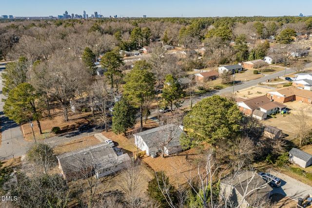 829 Greenwich Street, Raleigh, NC 27610