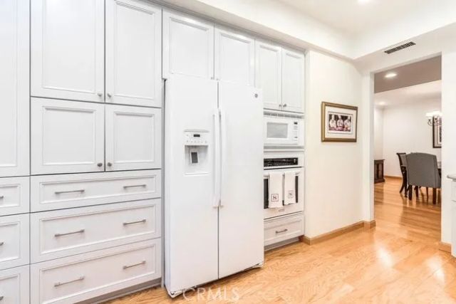 4765 Park Encino Lane 133, Encino, CA 91436