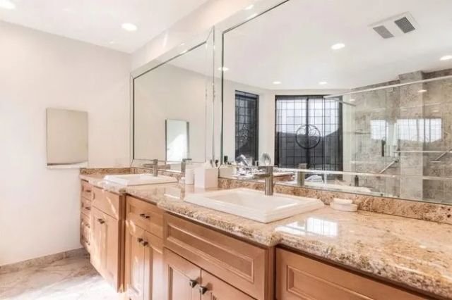 4765 Park Encino Lane 133, Encino, CA 91436