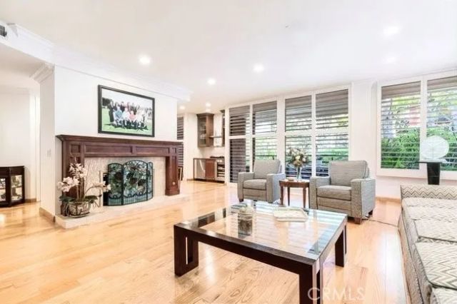 4765 Park Encino Lane 133, Encino, CA 91436