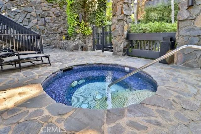 4765 Park Encino Lane 133, Encino, CA 91436