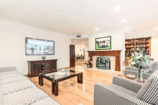 4765 Park Encino Lane 133, Encino, CA 91436