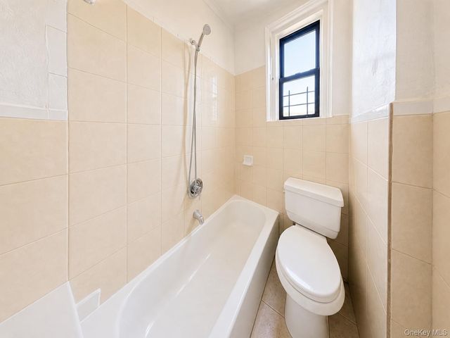 700 Oakland Place 3A, Bronx, NY 10457