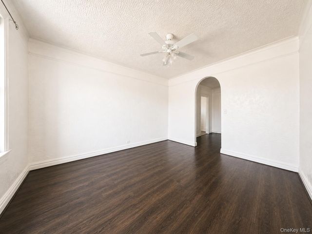 700 Oakland Place 3A, Bronx, NY 10457
