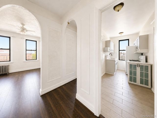 700 Oakland Place 3A, Bronx, NY 10457