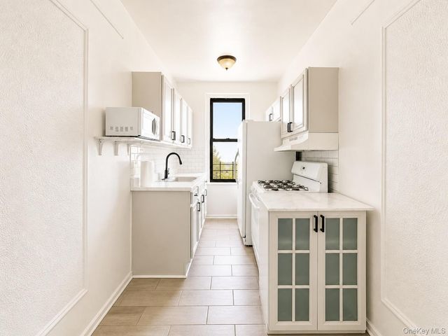 700 Oakland Place 3A, Bronx, NY 10457