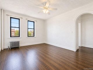 700 Oakland Place 3A, Bronx, NY 10457
