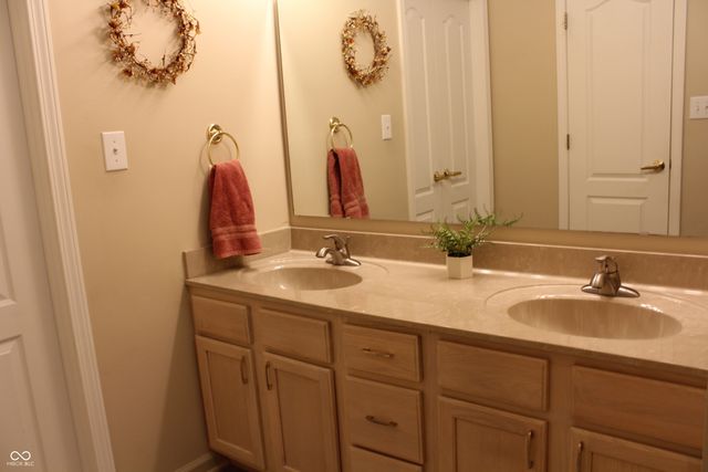 6036 Riva Ridge Drive, Indianapolis, IN 46237