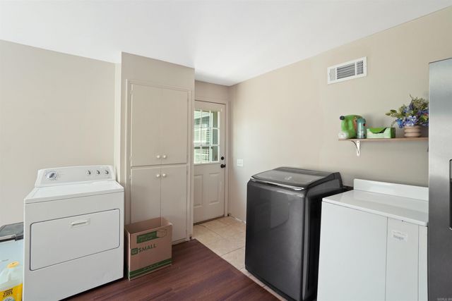 176 W James Road, Clinton, AR 72031