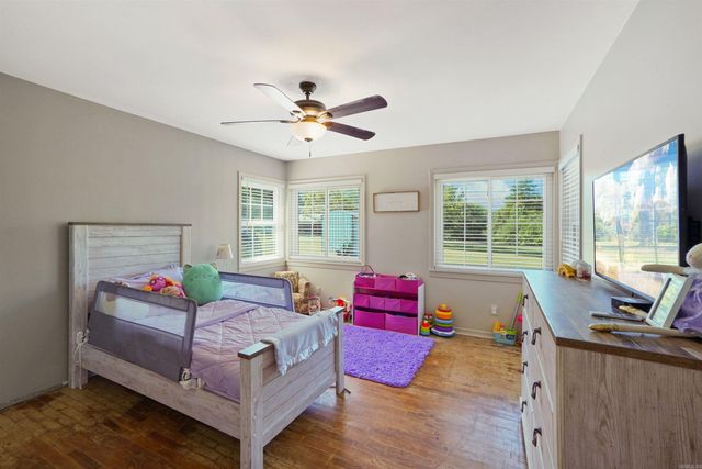 176 W James Road, Clinton, AR 72031