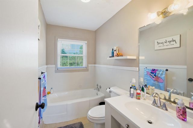 176 W James Road, Clinton, AR 72031