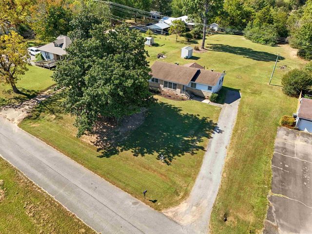 176 W James Road, Clinton, AR 72031