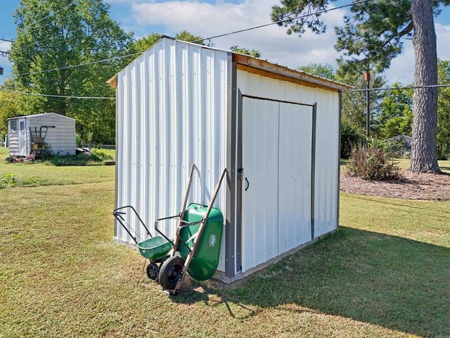 176 W James Road, Clinton, AR 72031