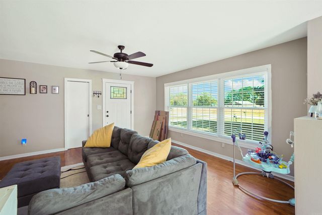 176 W James Road, Clinton, AR 72031