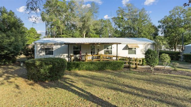 100 WATERWAY AVENUE, Satsuma, FL 32189