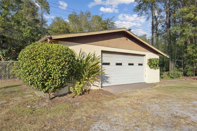 100 WATERWAY AVENUE, Satsuma, FL 32189