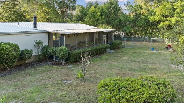 100 WATERWAY AVENUE, Satsuma, FL 32189