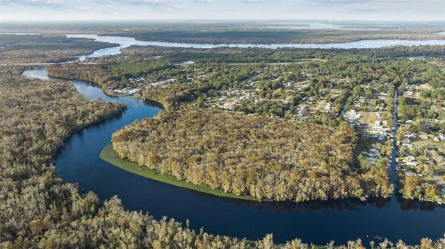 100 WATERWAY AVENUE, Satsuma, FL 32189