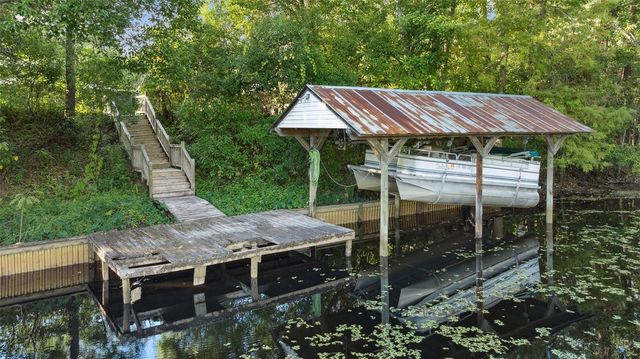 100 WATERWAY AVENUE, Satsuma, FL 32189