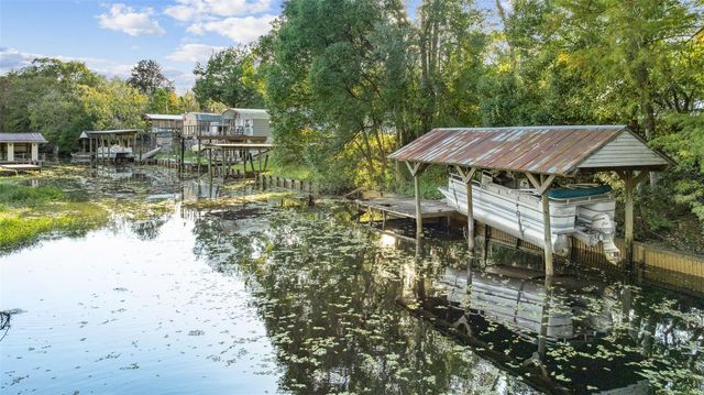 100 WATERWAY AVENUE, Satsuma, FL 32189