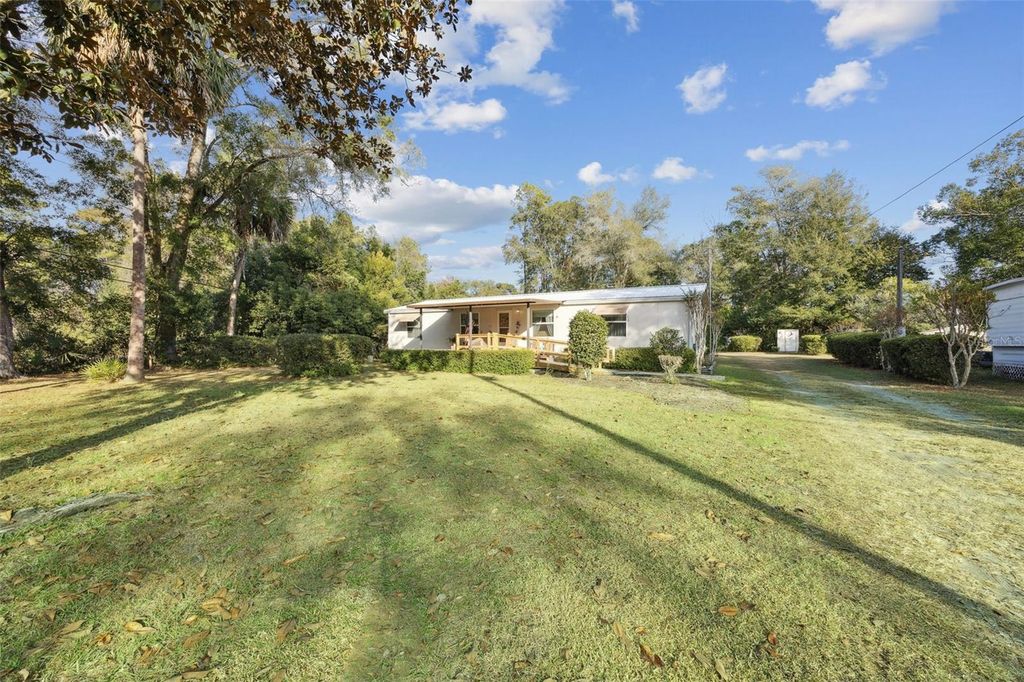 100 WATERWAY AVENUE, Satsuma, FL 32189