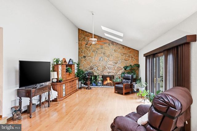 16 WESTBROOKE CT, Voorhees, NJ 08043