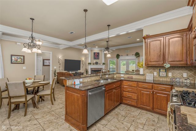 516 Brompton Lane, Bossier City, LA 71111