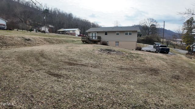 123 Valley View Drive, Rogersville, TN 37857