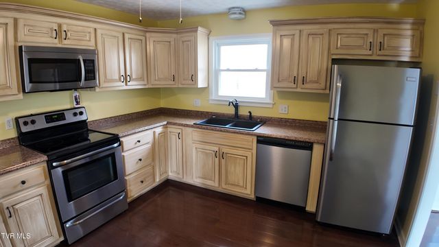 123 Valley View Drive, Rogersville, TN 37857