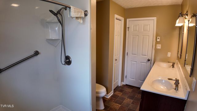 123 Valley View Drive, Rogersville, TN 37857