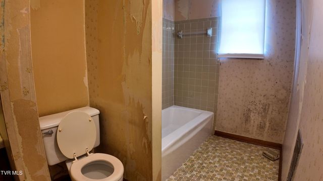 123 Valley View Drive, Rogersville, TN 37857