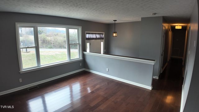 123 Valley View Drive, Rogersville, TN 37857