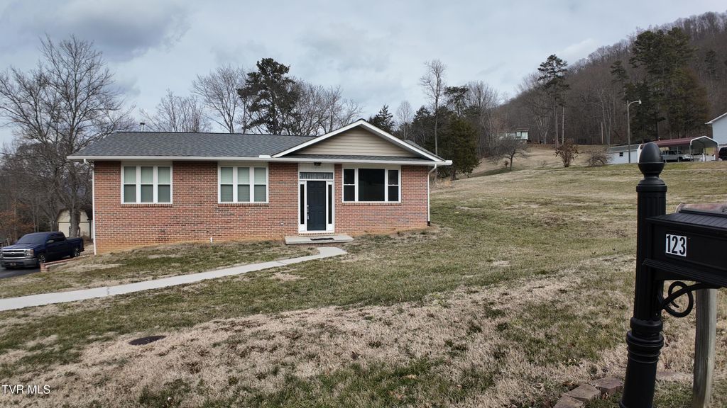 123 Valley View Drive, Rogersville, TN 37857