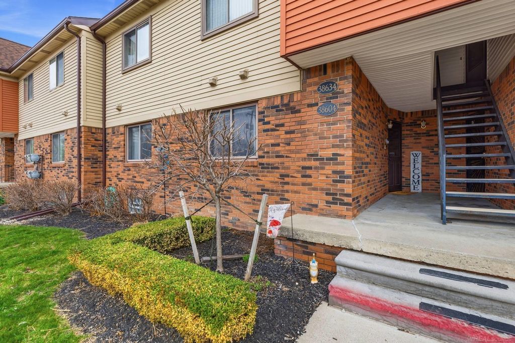 38604 Lanse Creuse Street, Harrison Twp, MI 48045