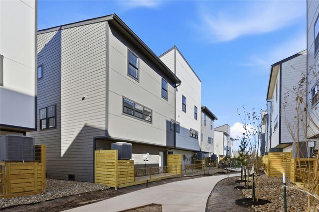 11917 N Hoa Sen Circle, Houston, TX 77072