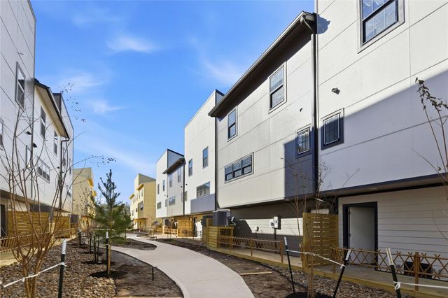 11917 N Hoa Sen Circle, Houston, TX 77072