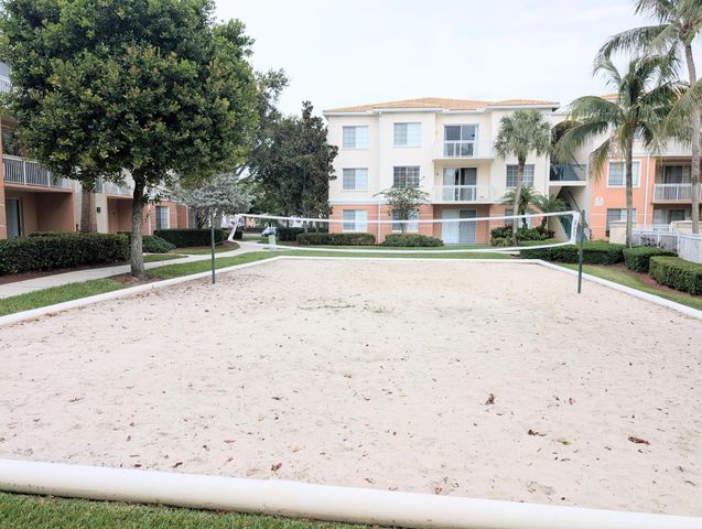 3210 Myrtlewood Circle E, Palm Beach Gardens, FL 33418