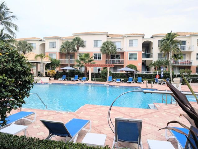 3210 Myrtlewood Circle E, Palm Beach Gardens, FL 33418