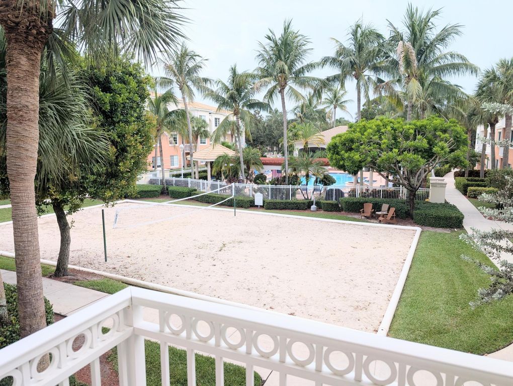 3210 Myrtlewood Circle E, Palm Beach Gardens, FL 33418