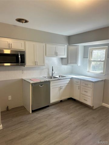 10042 Lilac Avenue, Riverview, MO 63137