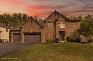 404 Heatherwood Drive, Oswego, IL 60543