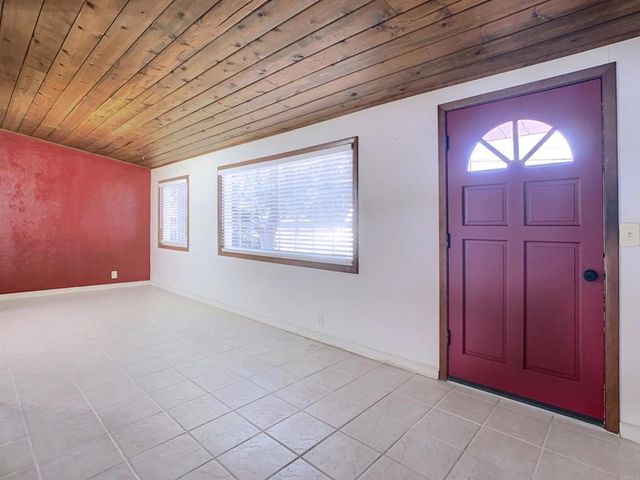 9161 Emerald Grove Avenue, Lakeside, CA 92040