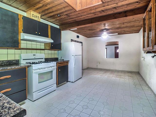 9161 Emerald Grove Avenue, Lakeside, CA 92040