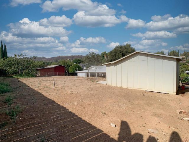 9161 Emerald Grove Avenue, Lakeside, CA 92040