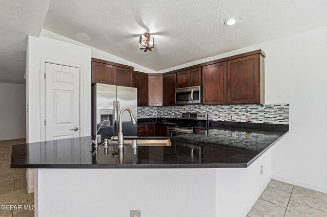 415 MERCER Lane, Horizon City, TX 79928