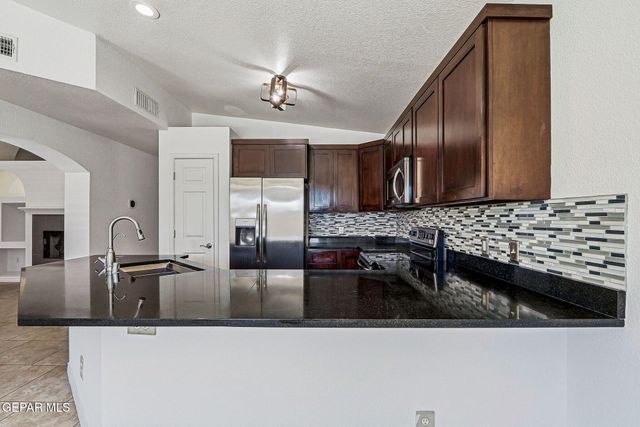 415 MERCER Lane, Horizon City, TX 79928