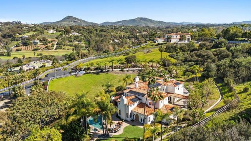 3376 Calle Tres Vistas, Encinitas, CA 92024