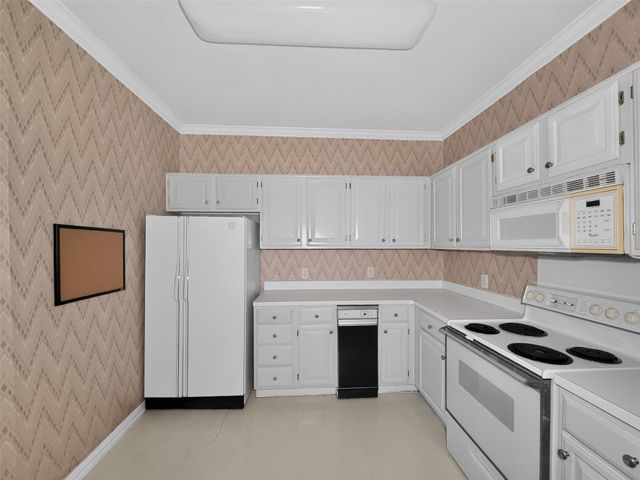 2111 Welch B214, Houston, TX 77019