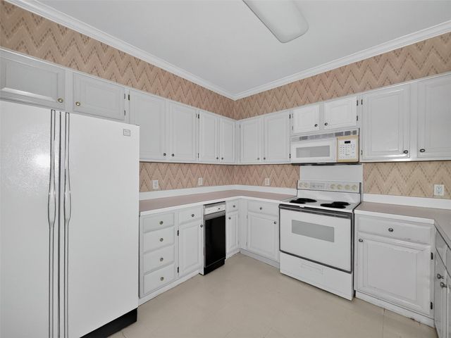 2111 Welch B214, Houston, TX 77019