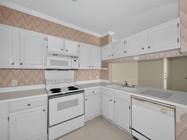 2111 Welch B214, Houston, TX 77019